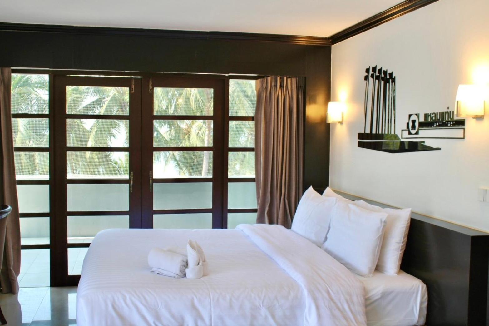 S2 Hotel - Sha Plus Certified Bang Saen Bagian luar foto