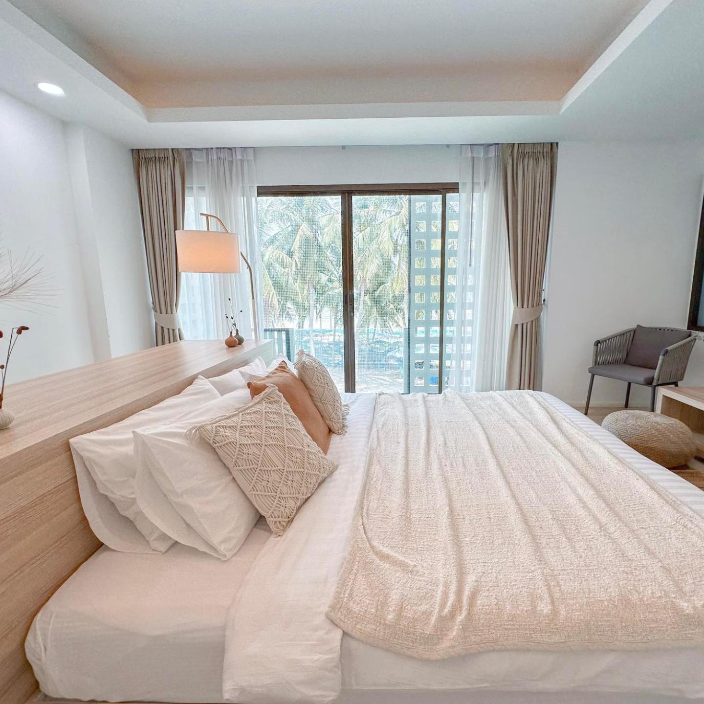 S2 Hotel - Sha Plus Certified Bang Saen Bagian luar foto