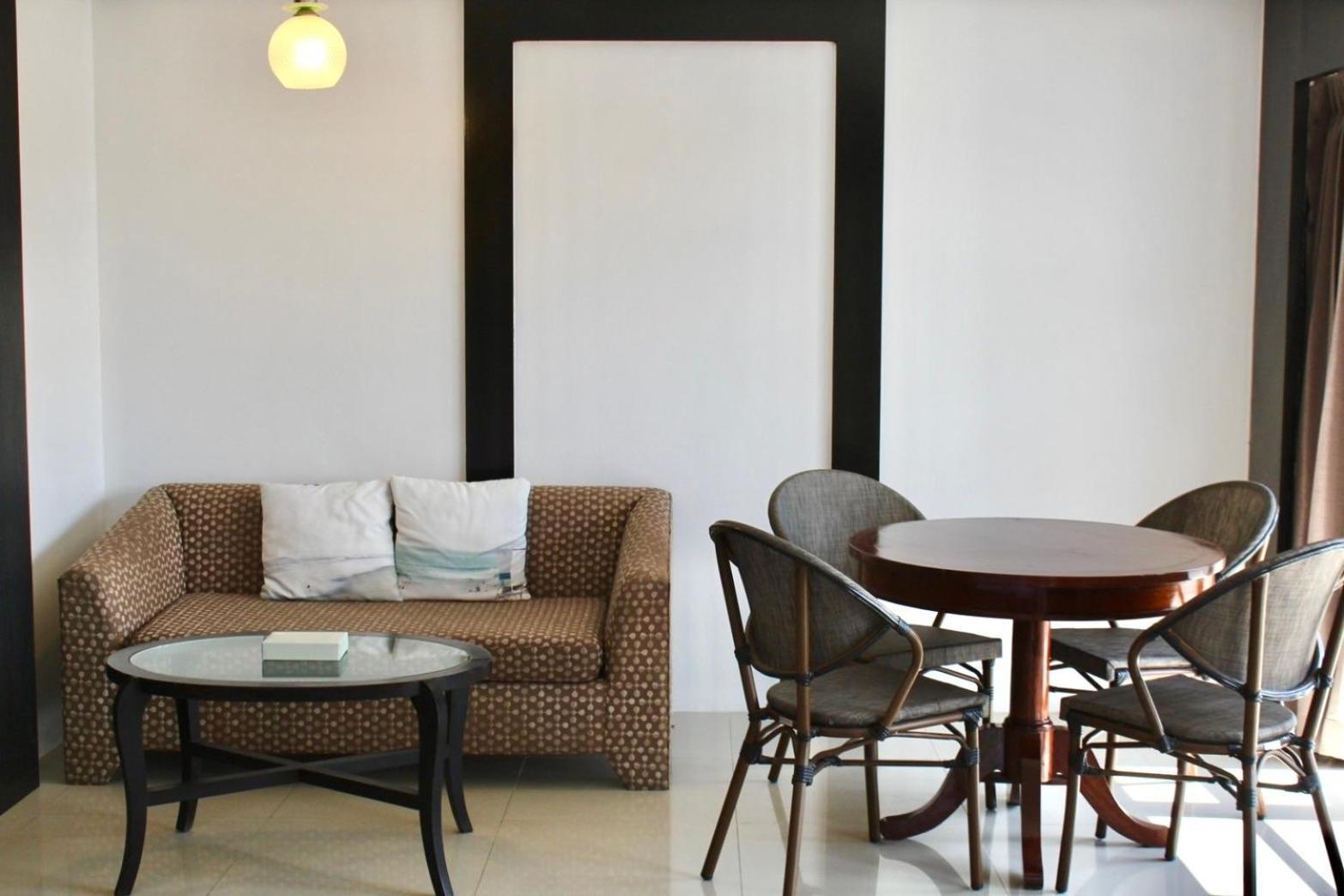 S2 Hotel - Sha Plus Certified Bang Saen Bagian luar foto