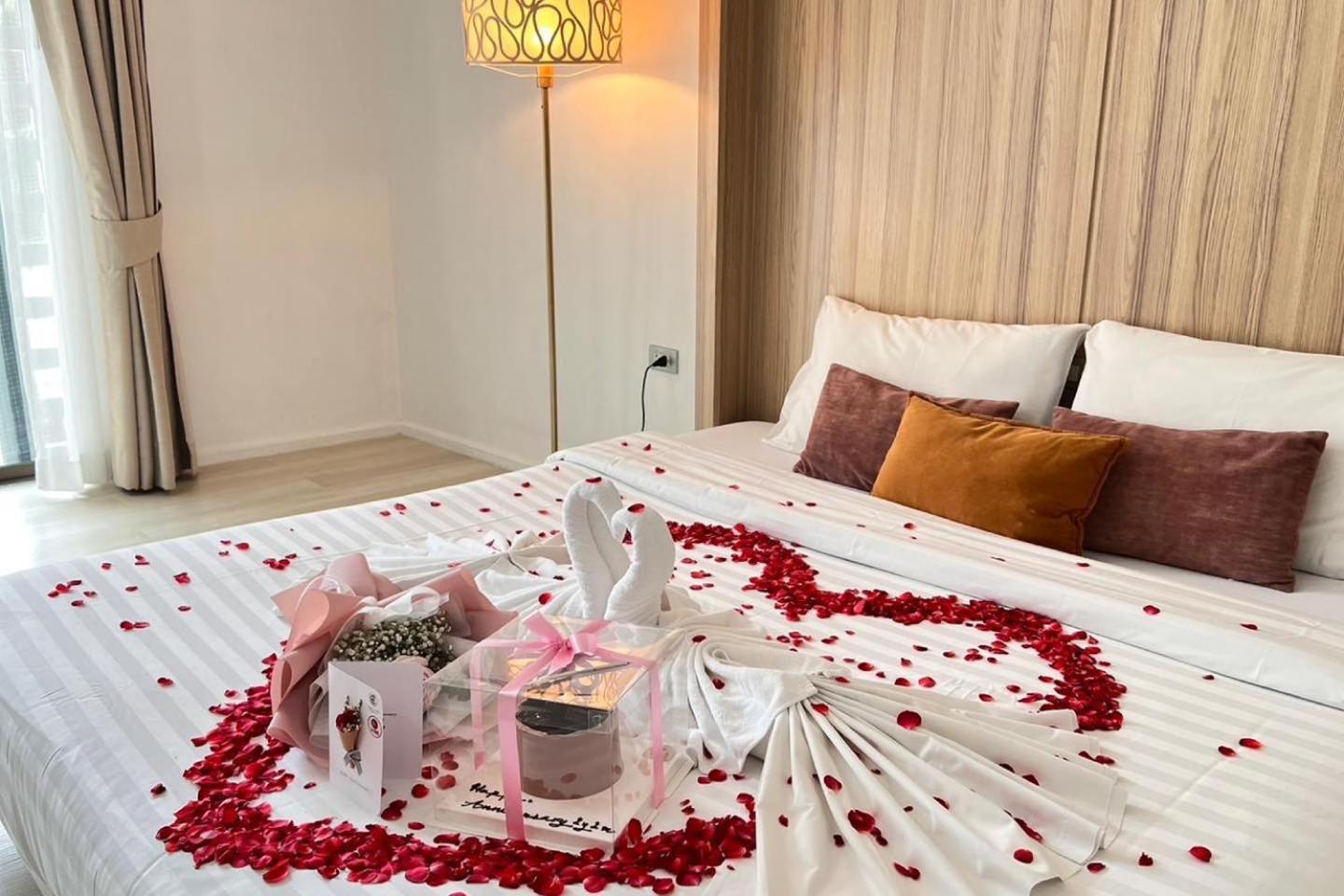 S2 Hotel - Sha Plus Certified Bang Saen Bagian luar foto