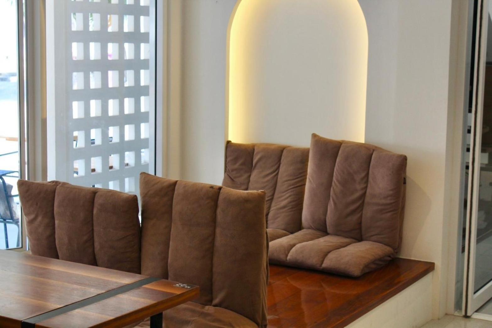 S2 Hotel - Sha Plus Certified Bang Saen Bagian luar foto