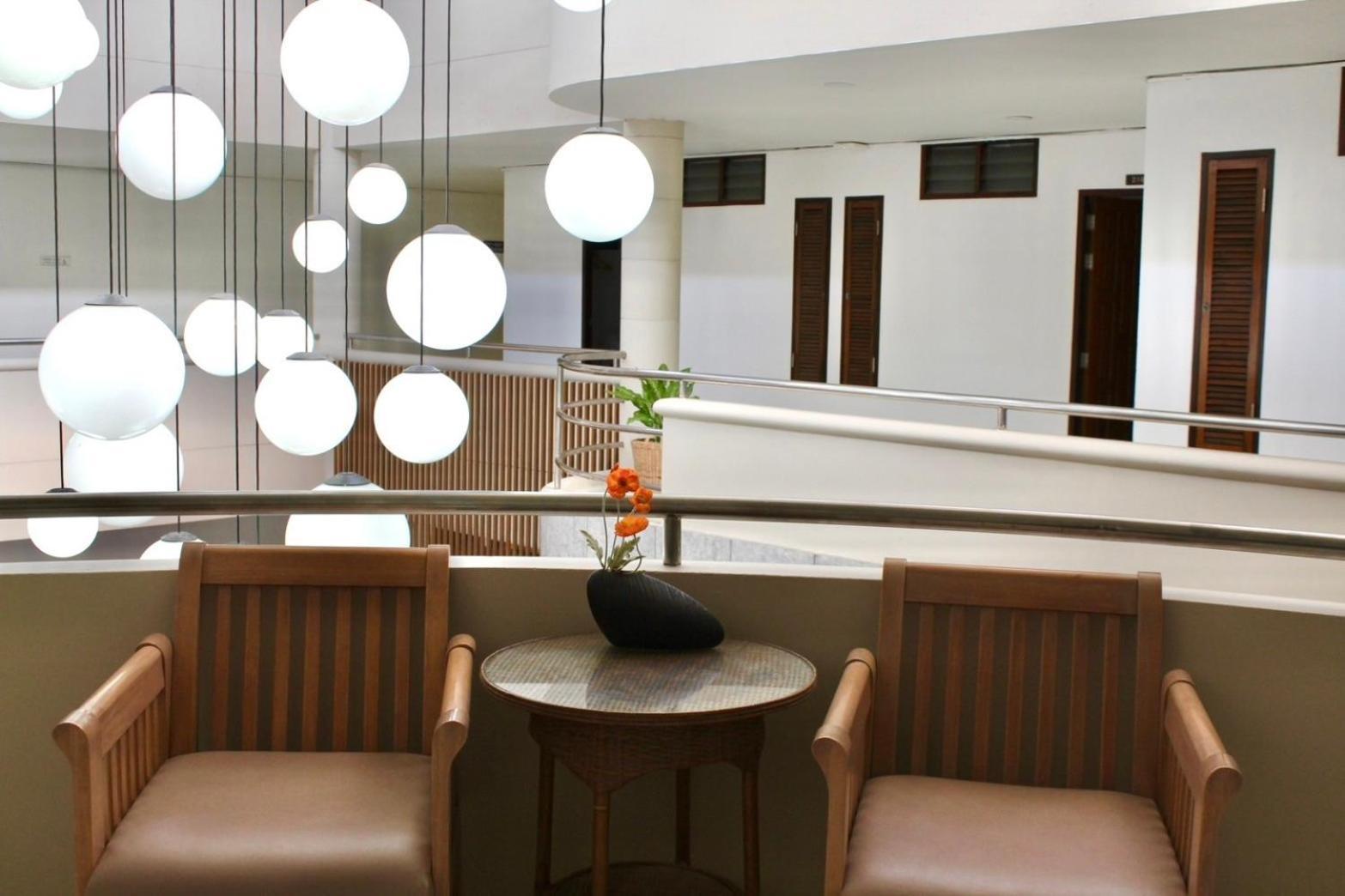 S2 Hotel - Sha Plus Certified Bang Saen Bagian luar foto