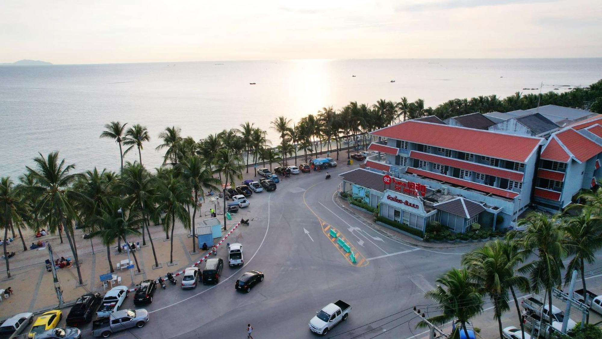 S2 Hotel - Sha Plus Certified Bang Saen Bagian luar foto