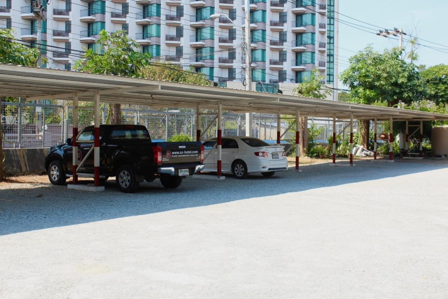 S2 Hotel - Sha Plus Certified Bang Saen Bagian luar foto